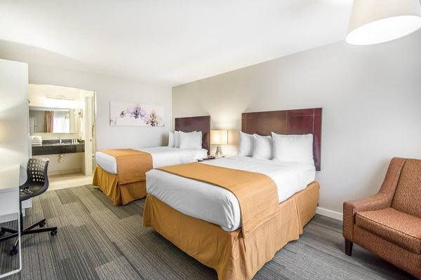 Quality Inn and Suites By The Parks0