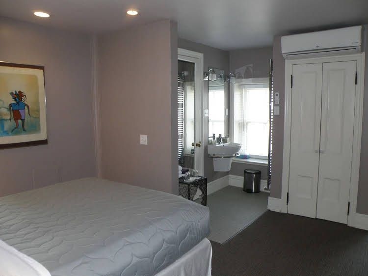 Frontenac Club Inn0