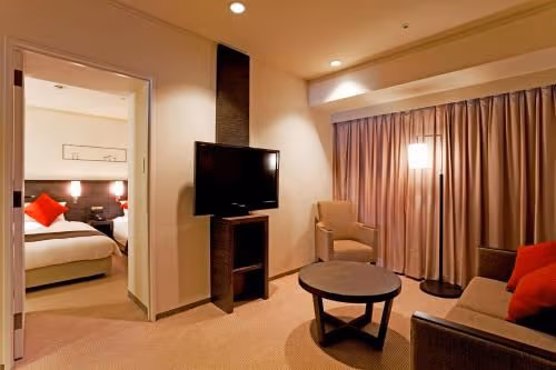 Corner Twin Room with Extra Bed - Non-Smoking