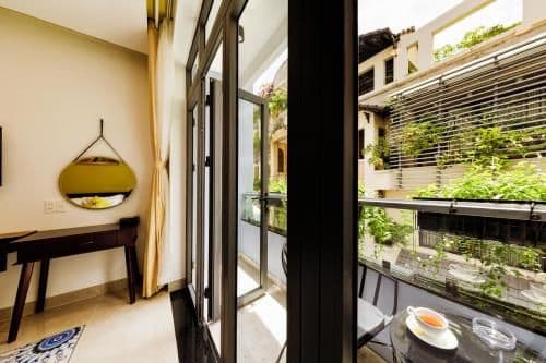 Deluxe Room with Balcony + Free Laundry