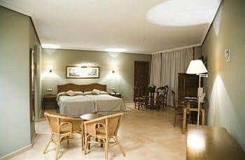y Apartamentos Bahia Sur y Apartamentos Bahia Sur