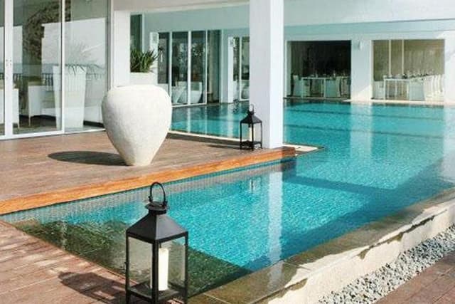 SUITE WITH PRIVATE POOL