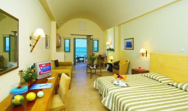 SUITE ONE BEDROOM
