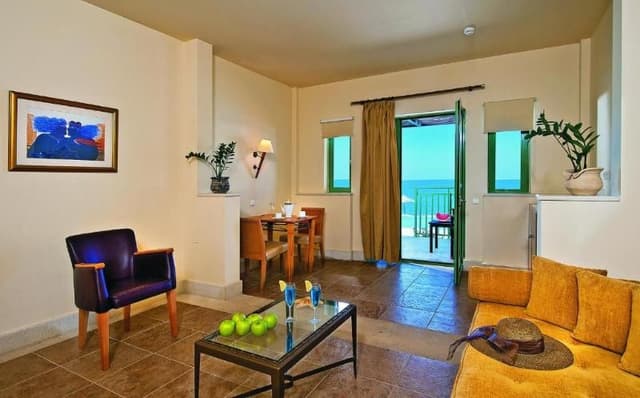 SUITE ONE BEDROOM