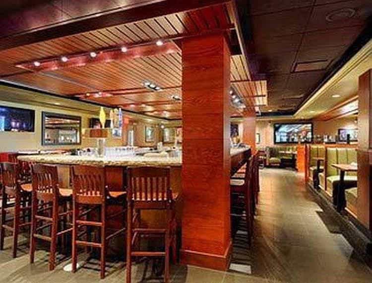 Days Inn and Suites Milwaukee Airport