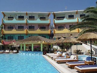 Latino Bay3