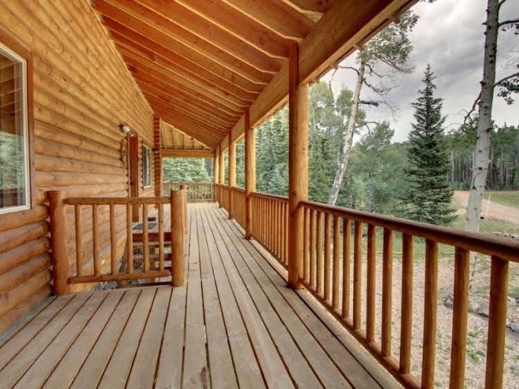 Whispering Pines Lodge Beautiful cabin and surrounded by trees by RedA0