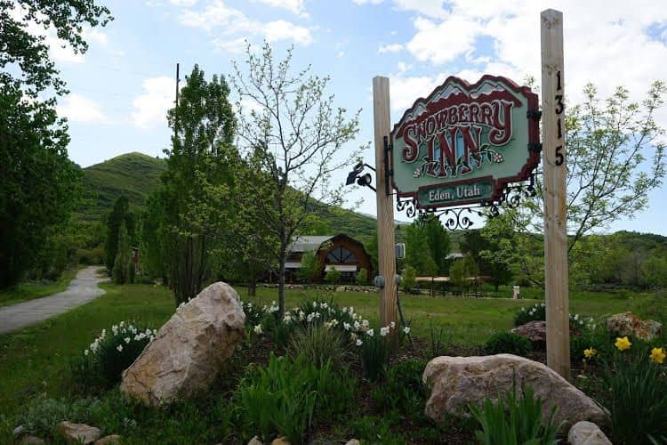 Snowberry Inn Bed and Breakfast Snowberry Inn Bed and Breakfast