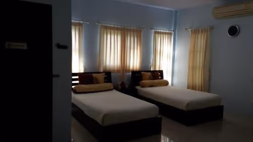 Standard Twin Room with Garden View