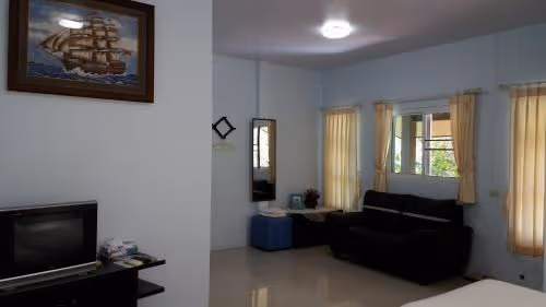 Standard Twin Room with Garden View