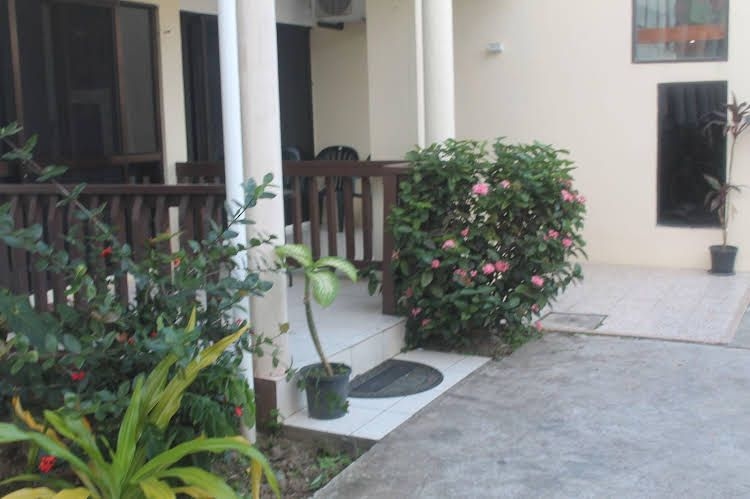 Shalini Garden and Apartments0