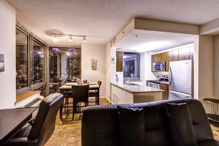 Ultra Modern Suites Facing Manhattan Skyline0