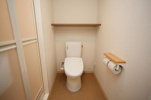 Single Room - Smoking Booth Floor