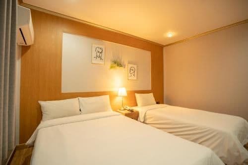 Deluxe Twin Room