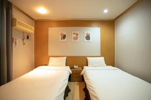 Standard Twin Room