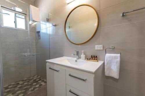 Three-Bedroom Apartment with Spa