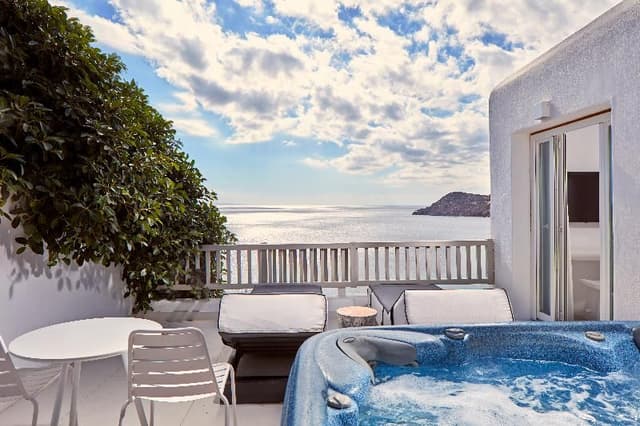 Double or Twin WITH JACUZZI