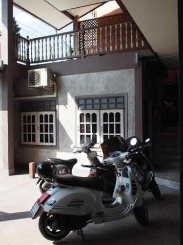 Standard Twin Room with Shared Bathroom