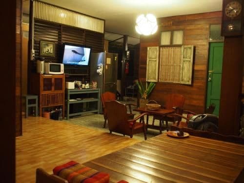 Standard Twin Room with Shared Bathroom