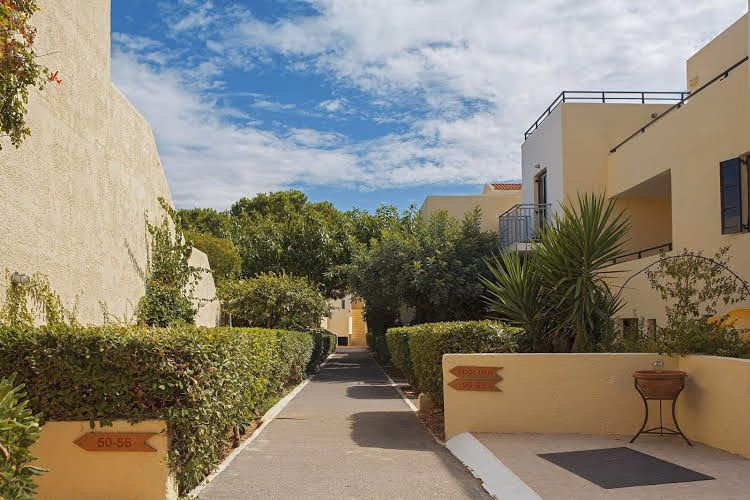Sundance Apartments and Suites0