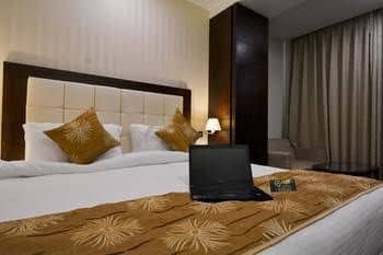 OYO Premium JHV Mall Cantonment OYO Premium JHV Mall Cantonment