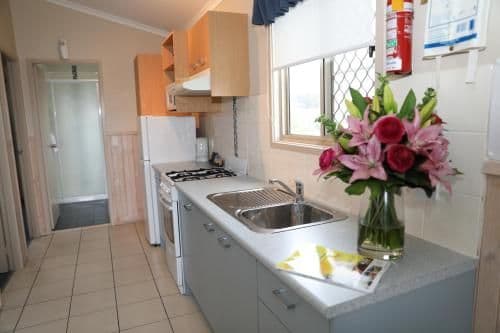 Deluxe Two-Bedroom Cabin (6 Guests)