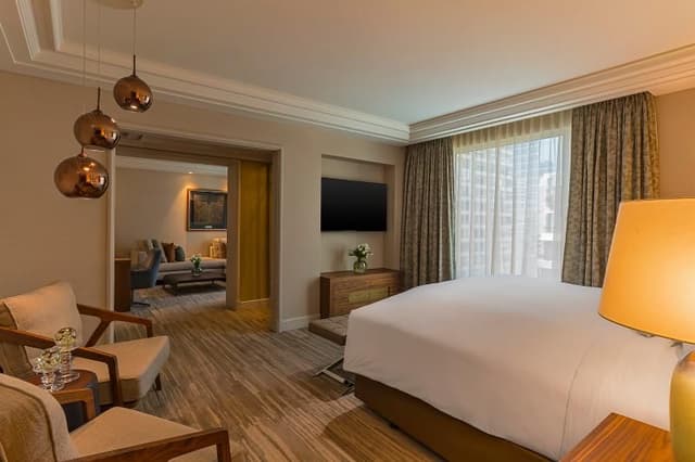 SUITE EXECUTIVE