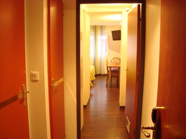 STUDIO CAPACITY 4