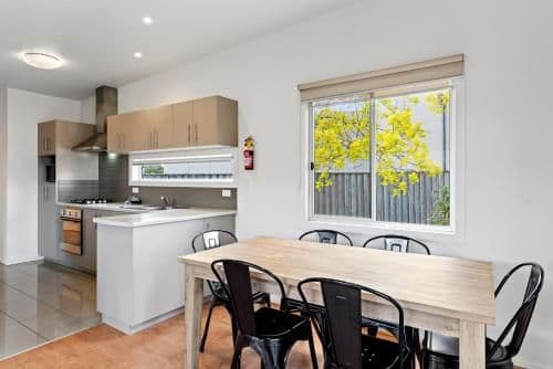 Deluxe 2 Bedroom Cabin - Sleeps 5
