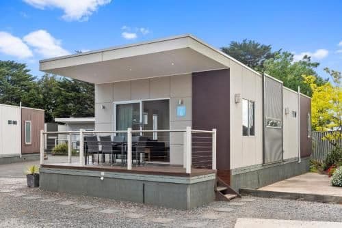 Deluxe 2 Bedroom Cabin - Sleeps 5