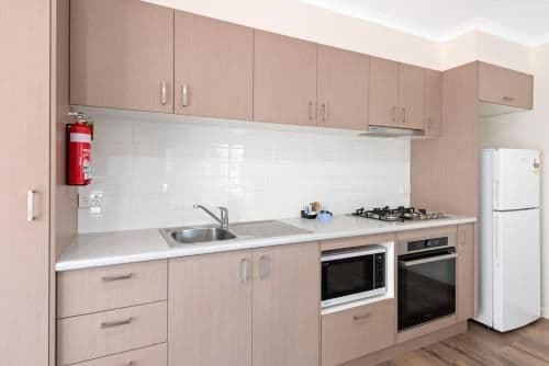 Deluxe 3 Bedroom Apartment - Sleeps 8