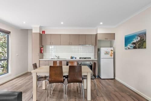 Deluxe 3 Bedroom Apartment - Sleeps 6