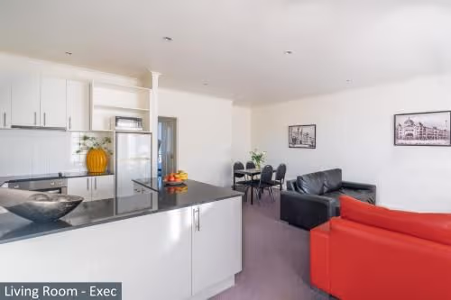 Executive Two Bedroom Apartment with Queen Bed and 2 Single Beds