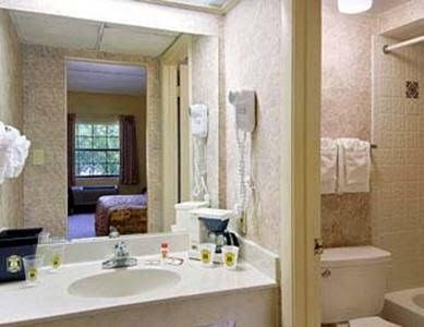 Travelodge Inn and Suites Tallahassee North0