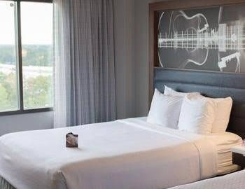 Crowne Plaza Memphis East0