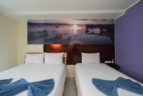 3 Connecting Room for 10 Adults