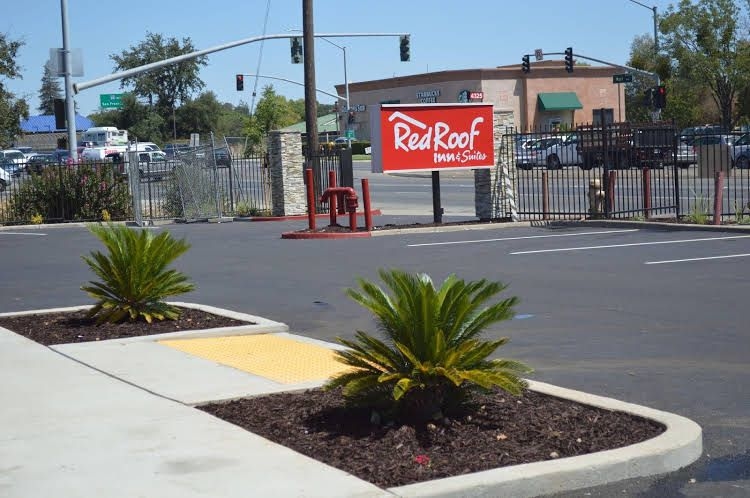 Red Roof Inn and Suites Sacramento North0