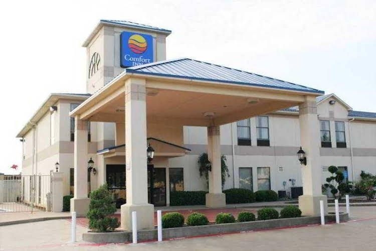 Executive Inn0