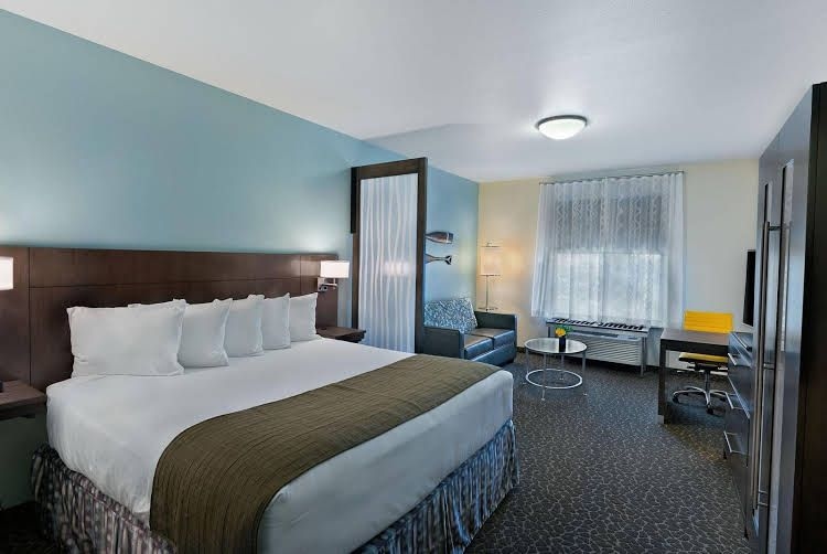 Oxford Suites Bellingham0