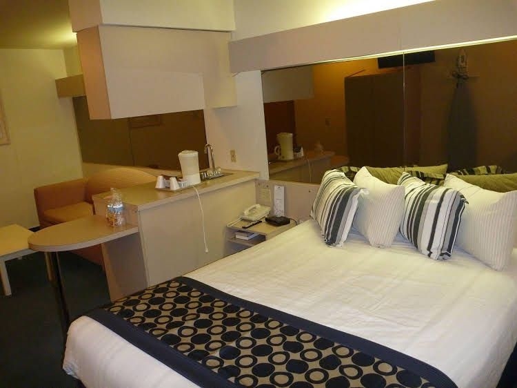 Rodeway Inn and Suites0