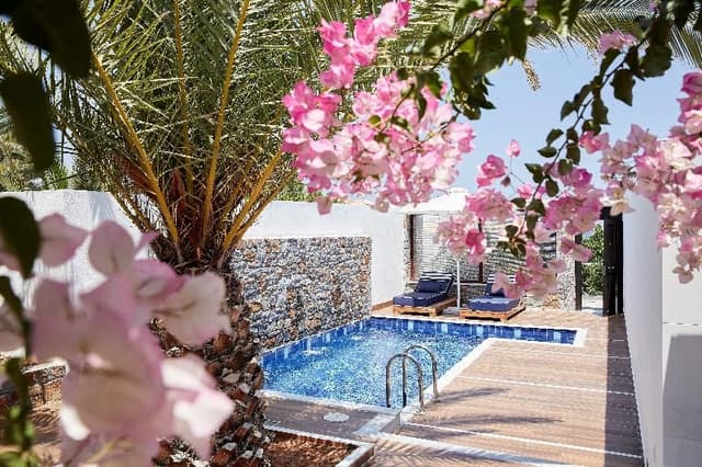 VILLA WITH PRIVATE POOL