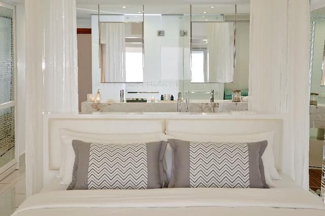 SUITE WITH JACUZZI