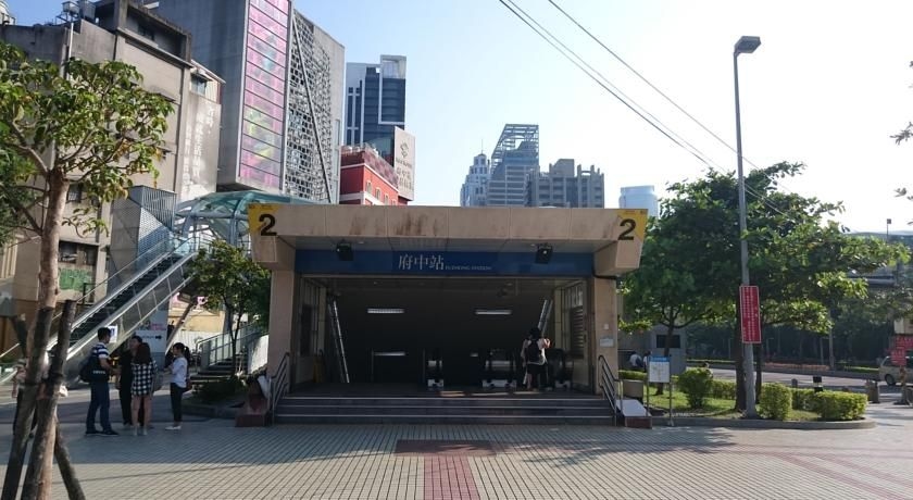 โรงแรมเอ็มอาร์ที (MRT Hotel)2