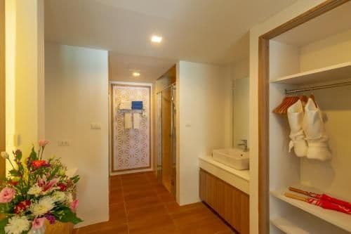 Premier Suite Pool Access