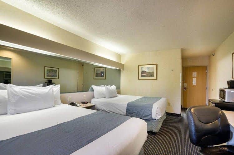 Econo Lodge Inn and Suites Econo Lodge Inn and Suites
