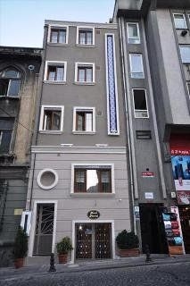 Merial Hotel1