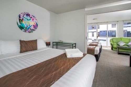 Deluxe Family Suite