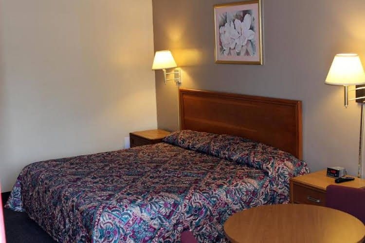 Knights Inn Richmond Chester0