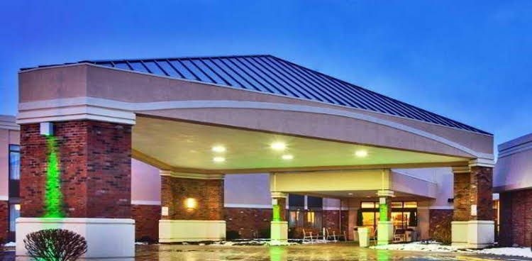 Ramada Plaza Rochester Airport0