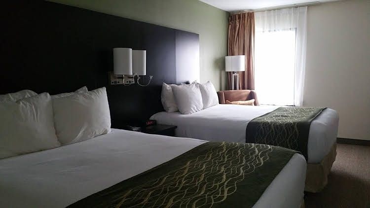 Baymont Inn and Suites Rome West0